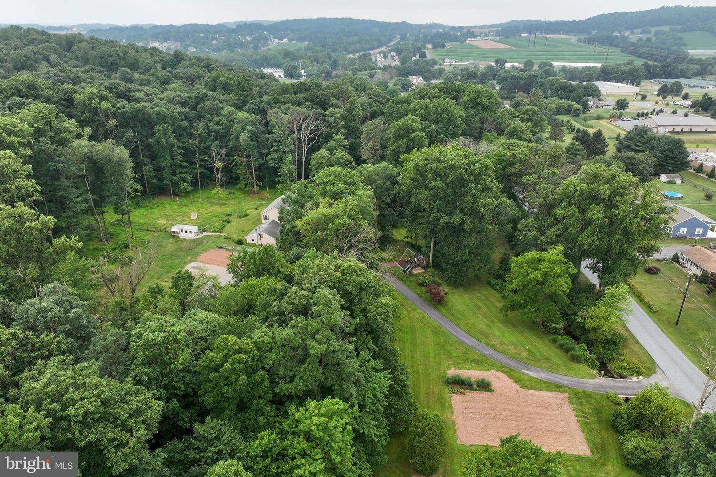 2. Residential for Sale at 152 BOULDER HILL Road Mohnton, Pennsylvania 19540 United States
