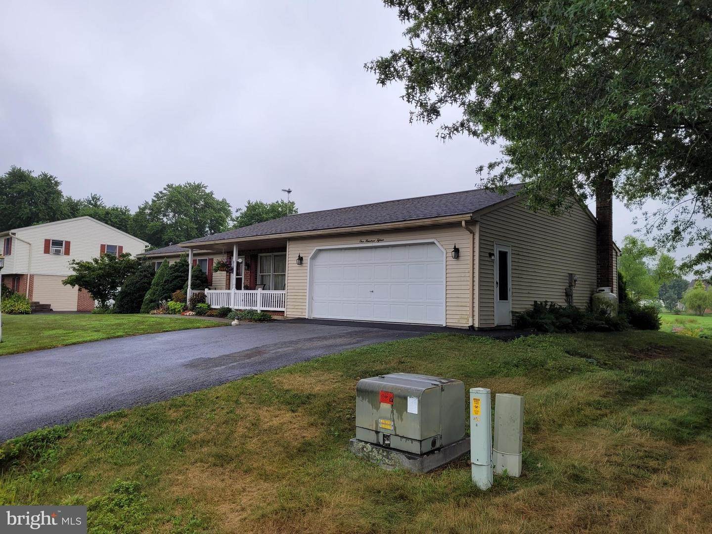 5. Residential for Sale at 115 WHEATLAND Drive Denver, Pennsylvania 17517 United States