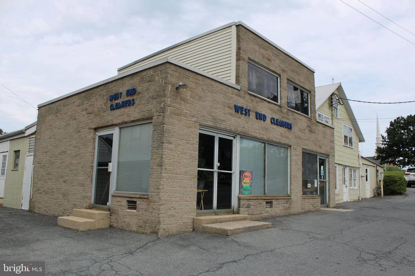 1. Commercial at 12 WESTERN Avenue New Holland, Pennsylvania 17557 United States