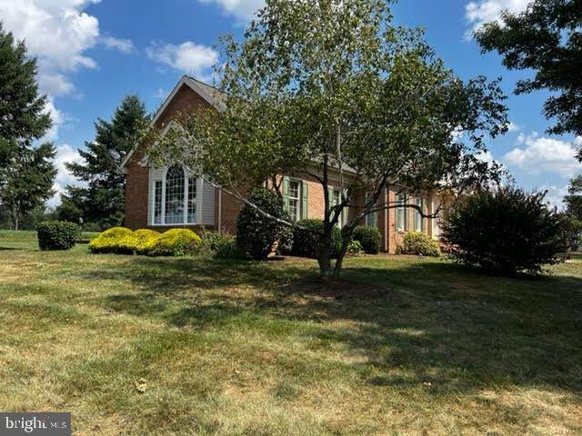 6. Residential for Sale at 2887 ZINK Road Manheim, Pennsylvania 17545 United States