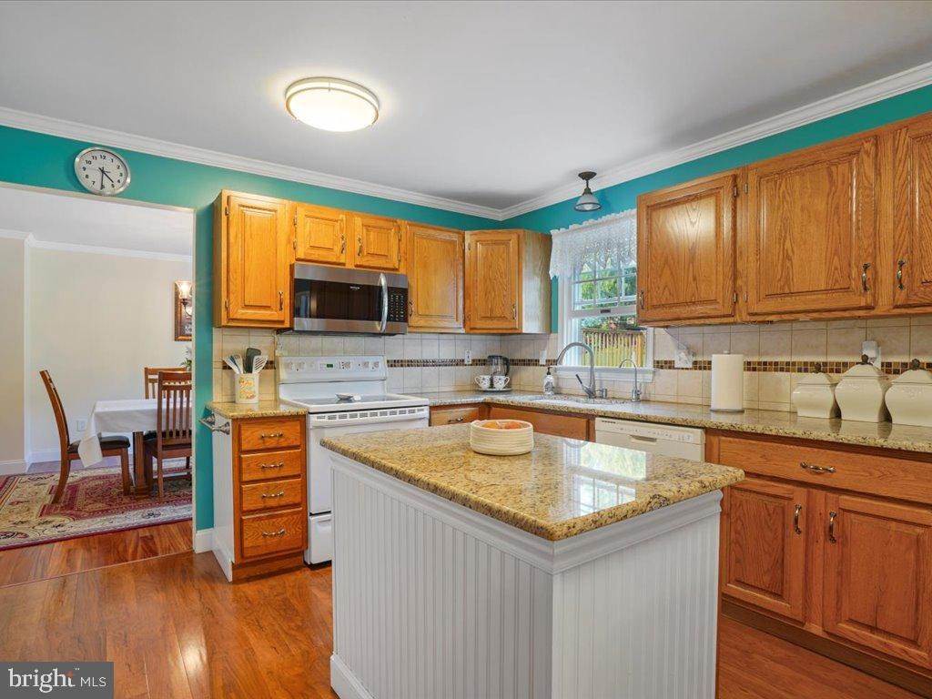 11. Residential for Sale at 213 WEAVER Drive Lititz, Pennsylvania 17543 United States
