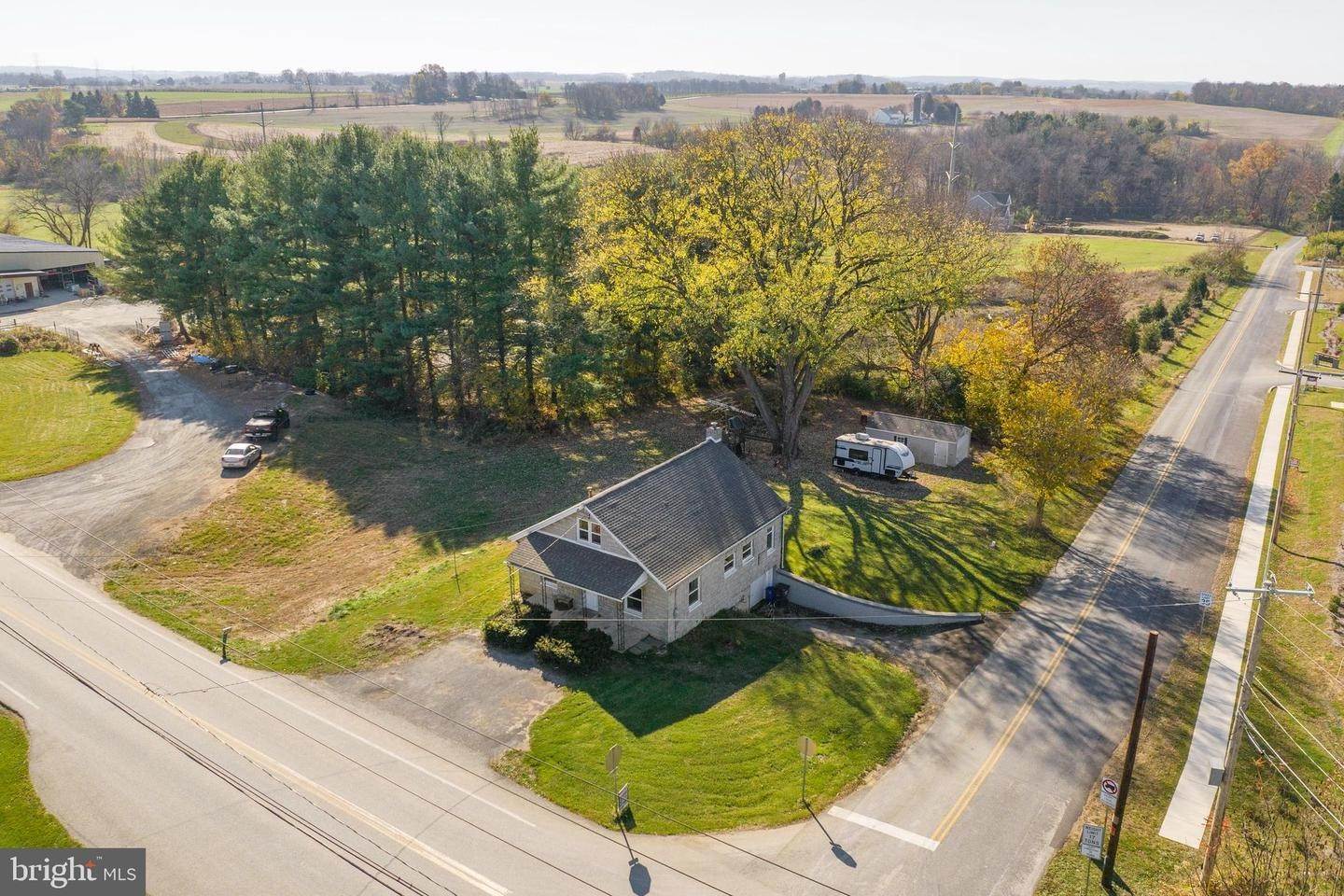 12. Commercial for Sale at 262 MILLWOOD Road Lancaster, Pennsylvania 17603 United States