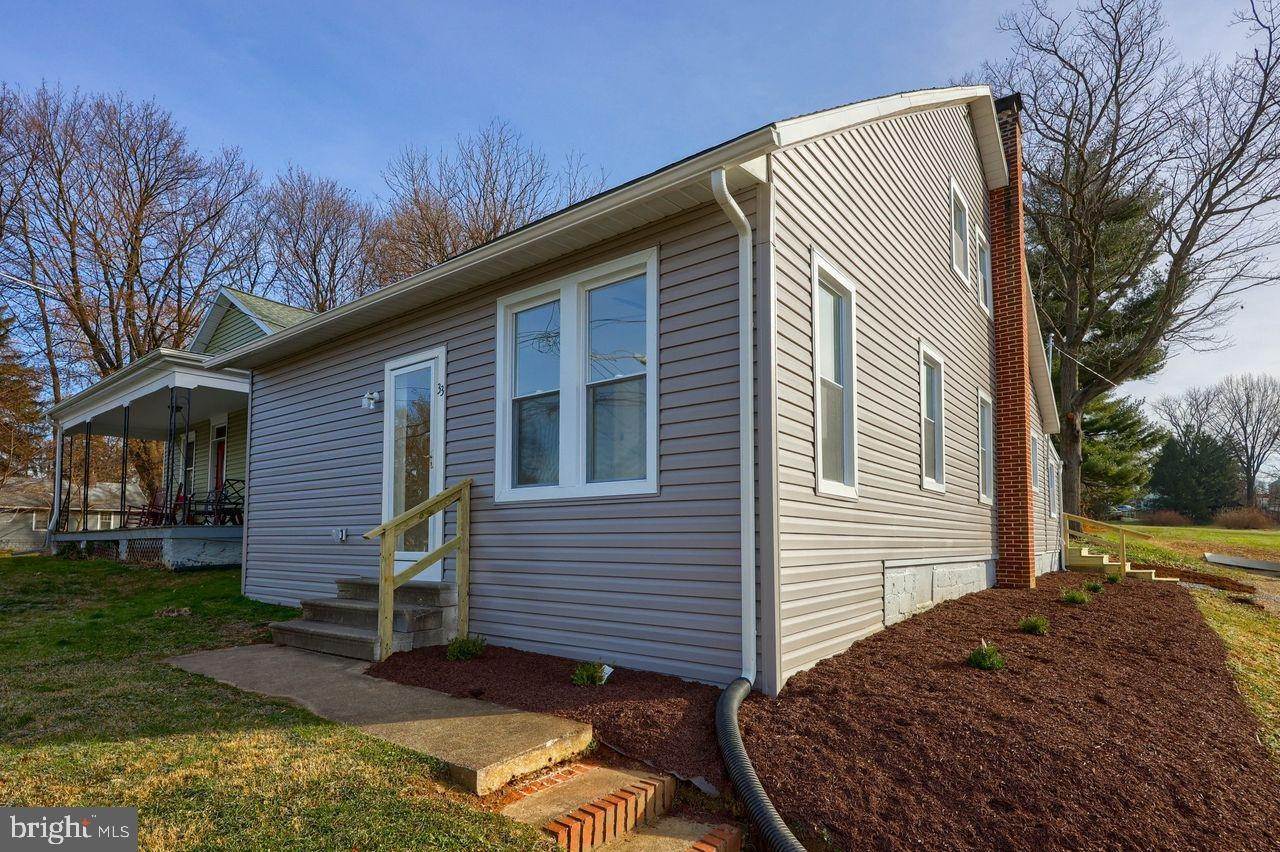 3. Residential for Sale at 33 S EASTLAND Drive Lancaster, Pennsylvania 17602 United States