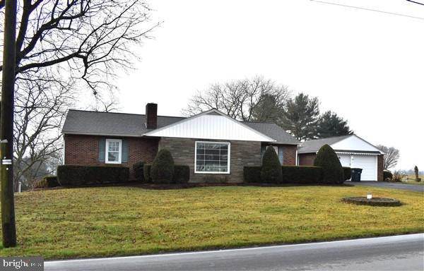 住宅 为 销售 在 2476 LEAMAN Road Ronks, 宾夕法尼亚州 17572 美国