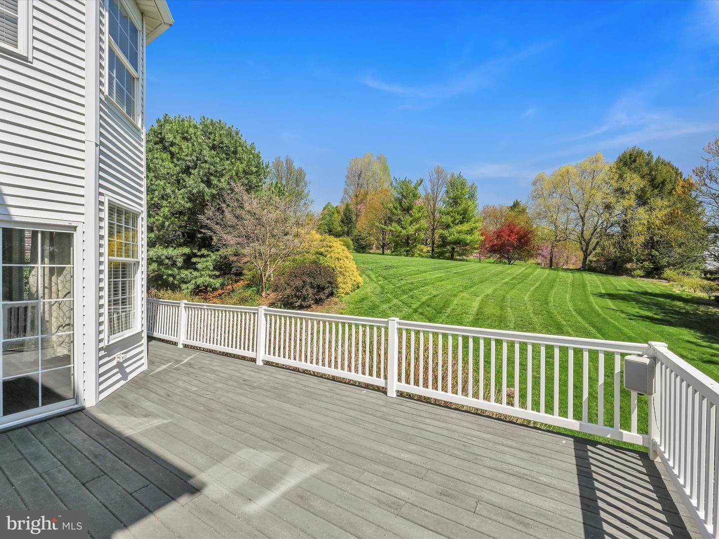 7. Residential for Sale at 195 W MILLPORT Road Lititz, Pennsylvania 17543 United States