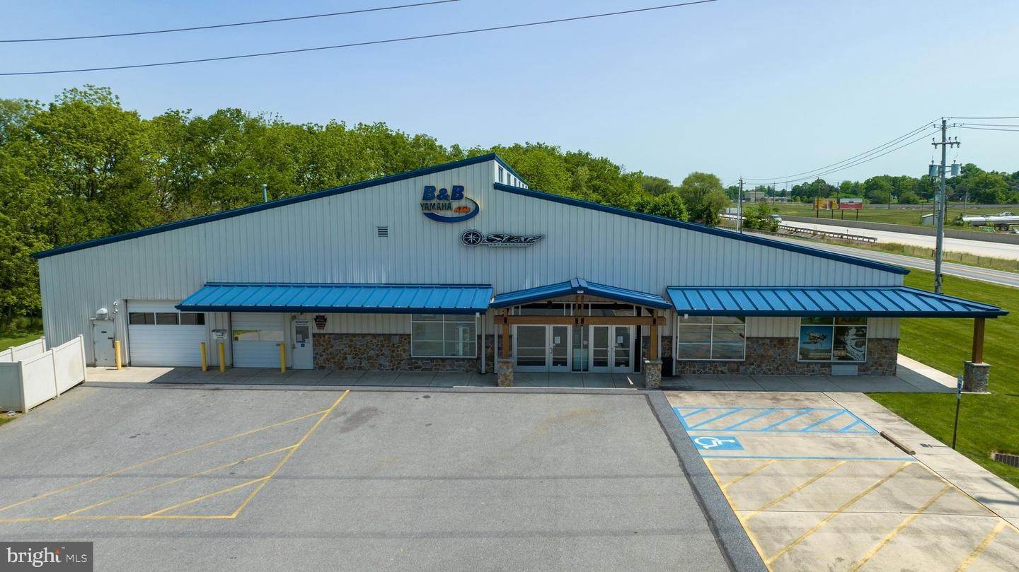 19. Commercial for Sale at 343 CHAMP BLVD Manheim, Pennsylvania 17545 United States