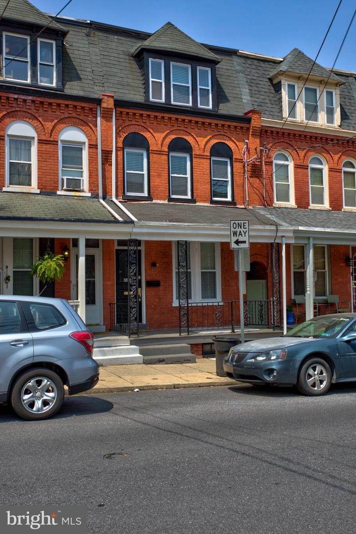 3. Residential for Sale at 220 N SHIPPEN Street Lancaster, Pennsylvania 17602 United States