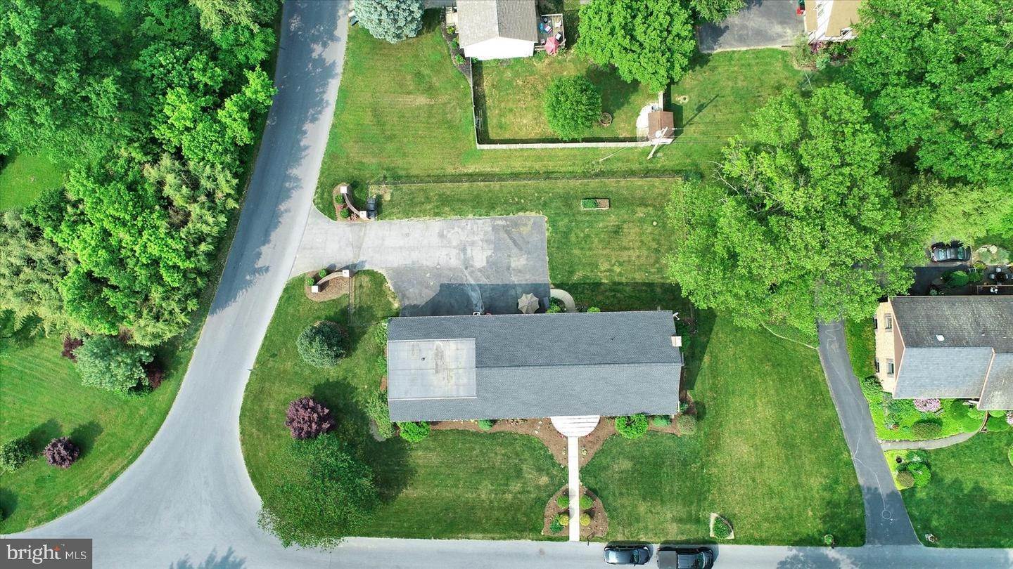 6. Residential for Sale at 1113 COLONIAL Road Lancaster, Pennsylvania 17603 United States