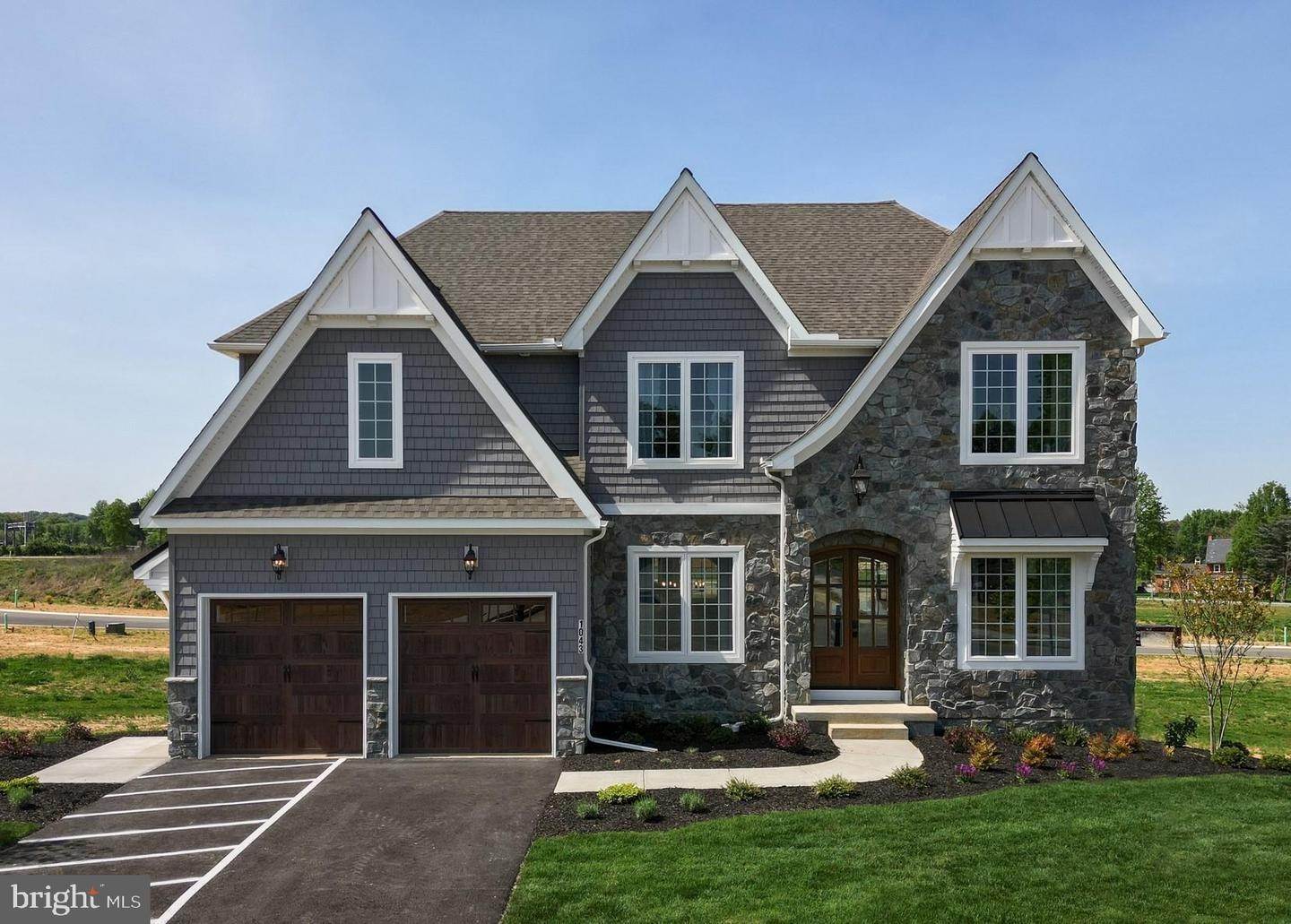 住宅 为 销售 在 333 CAMERON LN #HAWTHORNE 立提兹市, 宾夕法尼亚州 17543 美国