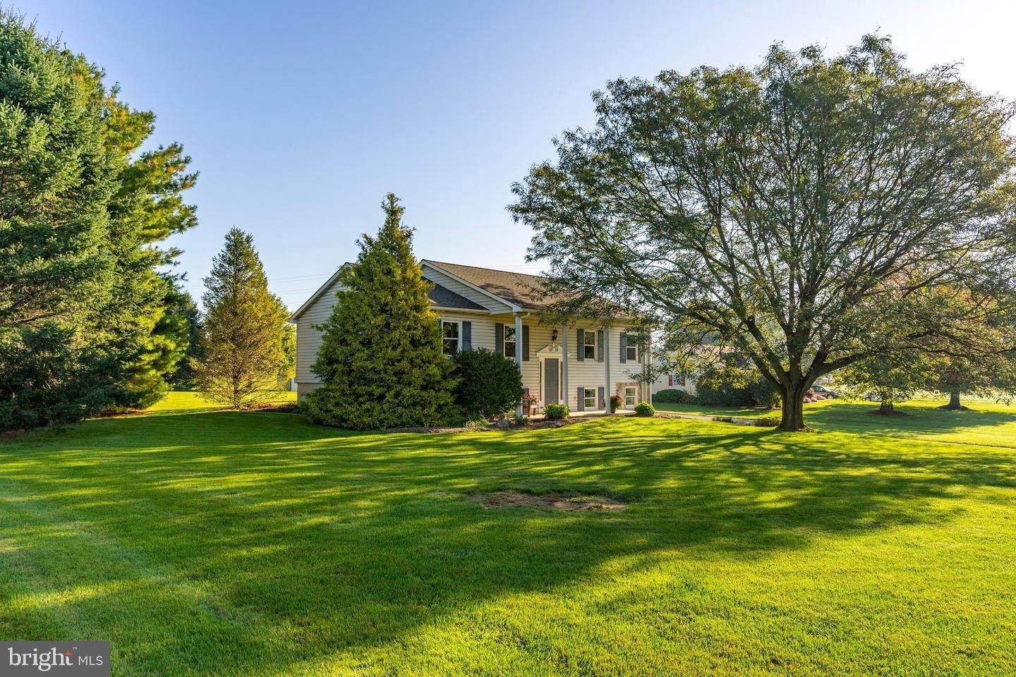 9. Residential for Sale at 4041 E NEWPORT Road Gordonville, Pennsylvania 17529 United States