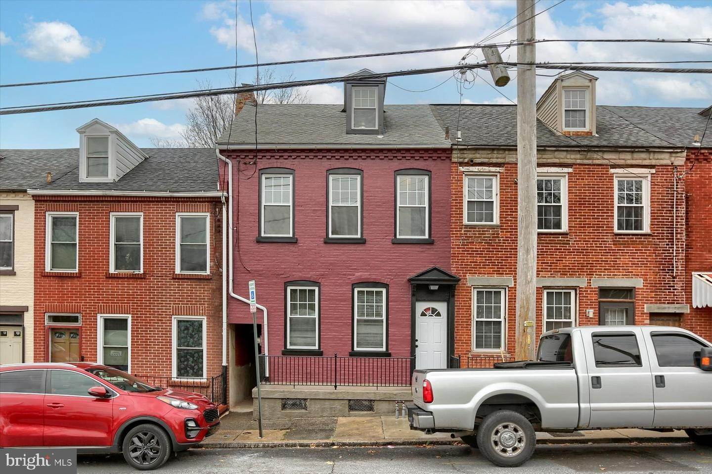 2. Residential for Sale at 722 S QUEEN Street Lancaster, Pennsylvania 17603 United States