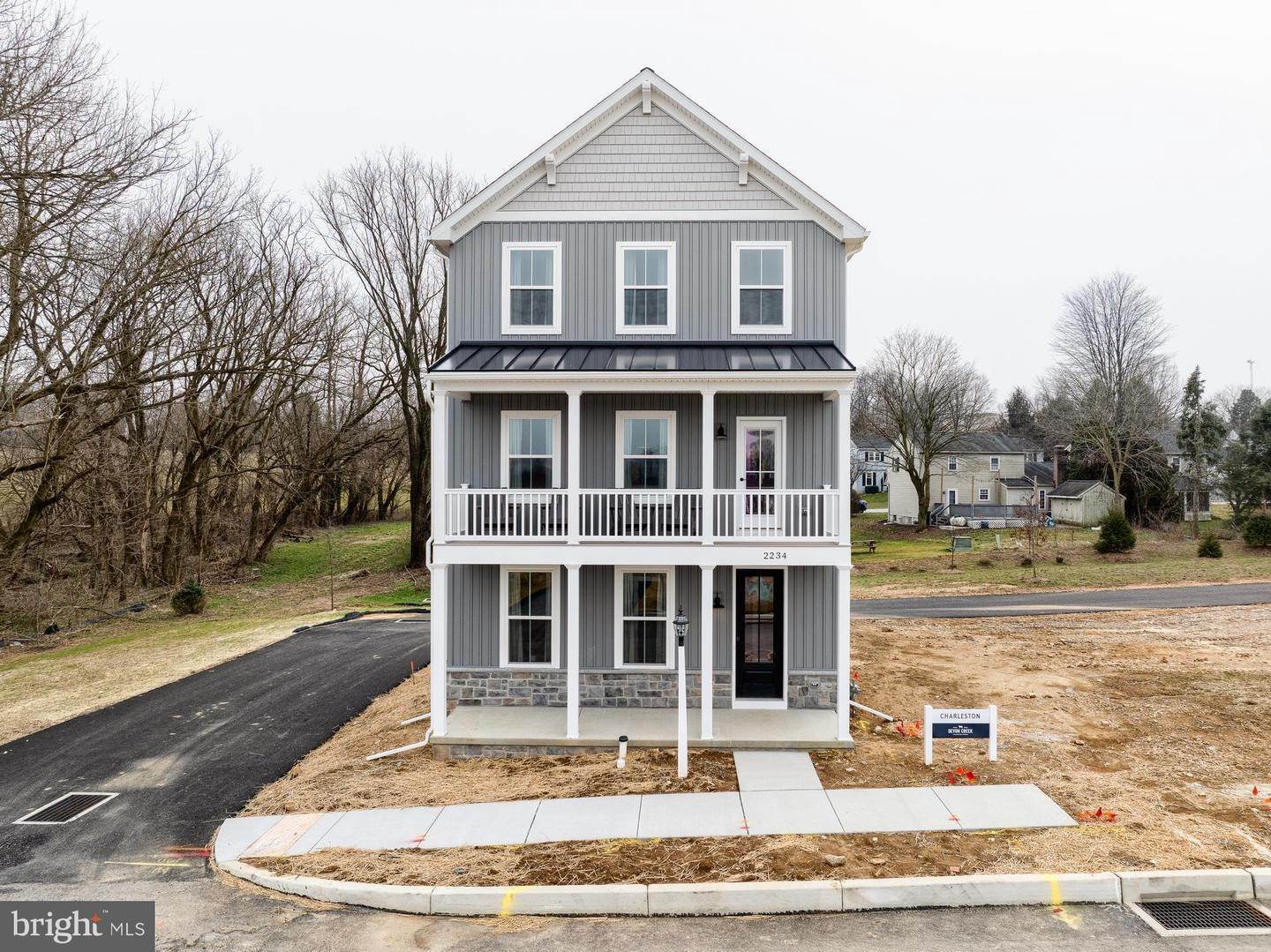 住宅 为 销售 在 2200 COACH LIGHT LN #CHARLESTON 兰开斯特, 宾夕法尼亚州 17601 美国