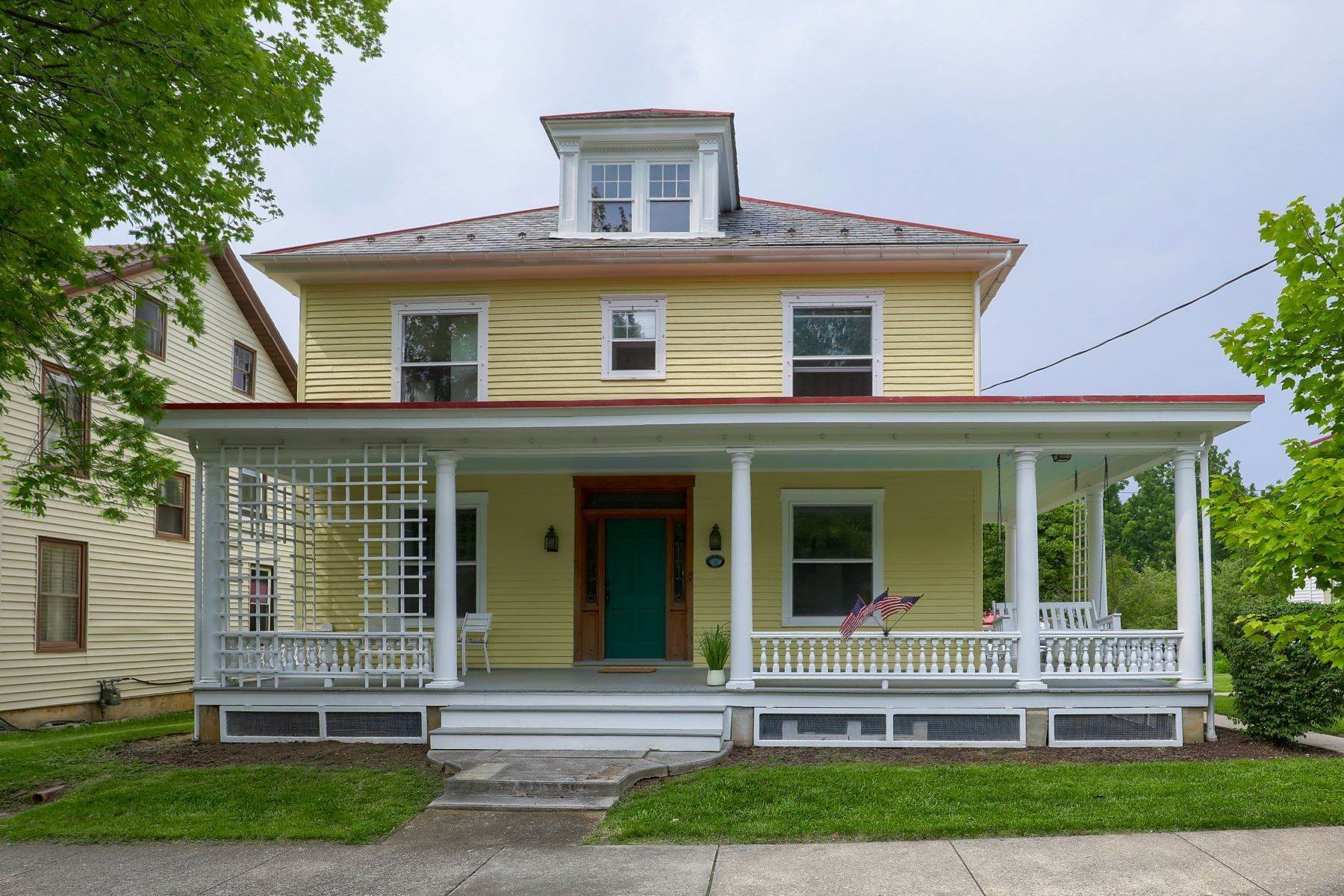 Single Family Homes for Sale at 507 E Main St Lititz, Pennsylvania 17543 United States