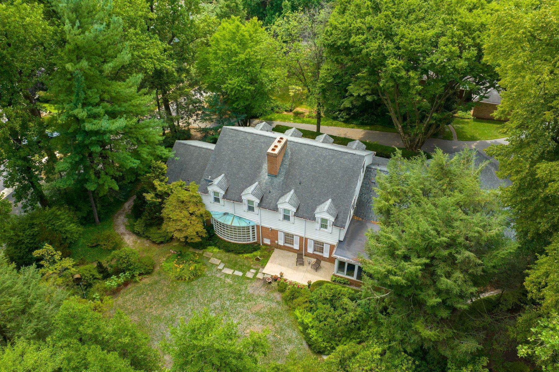 Single Family Homes for Sale at 112 Hillside Rd Harrisburg, Pennsylvania 17104 United States