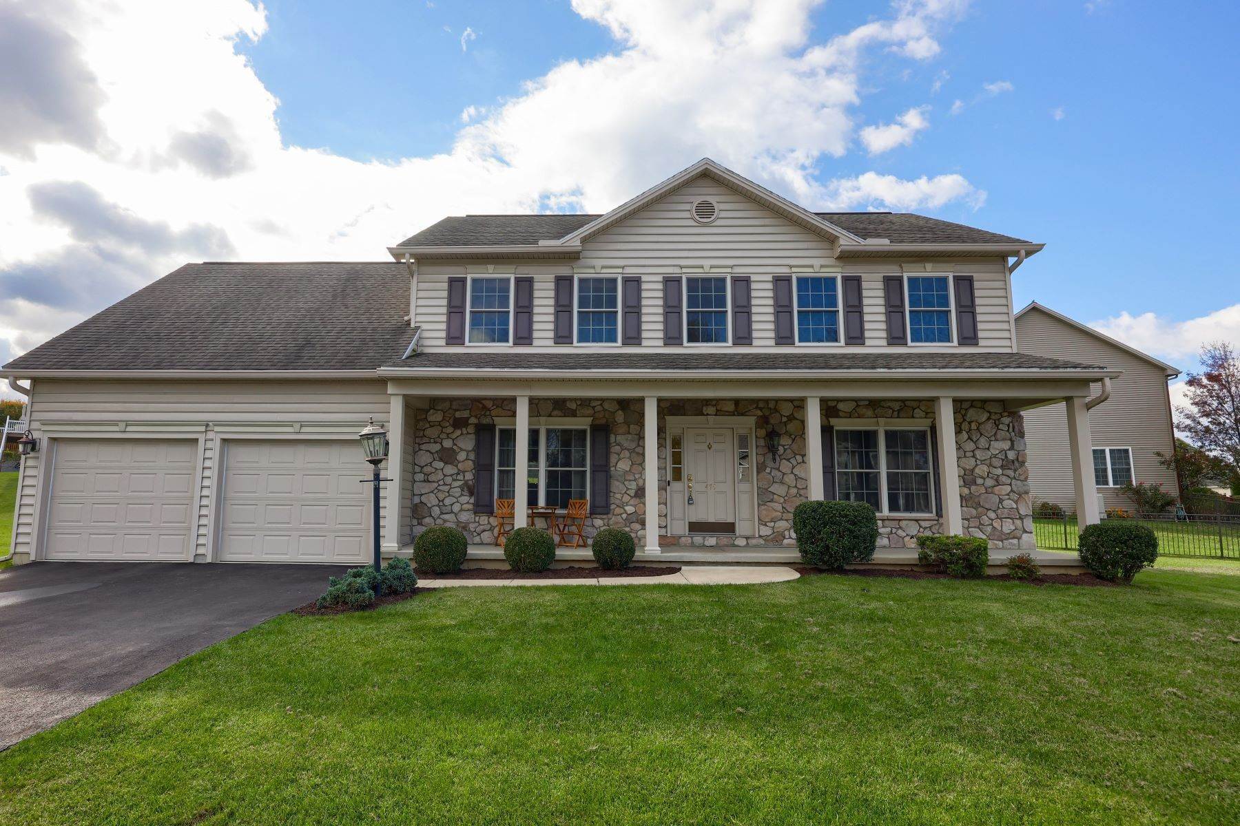 Single Family Homes 为 销售 在 479 Adam Ln, Mechanicsburg, Pa 479 Adam Ln Mechanicsburg, 宾夕法尼亚州 17050 美国