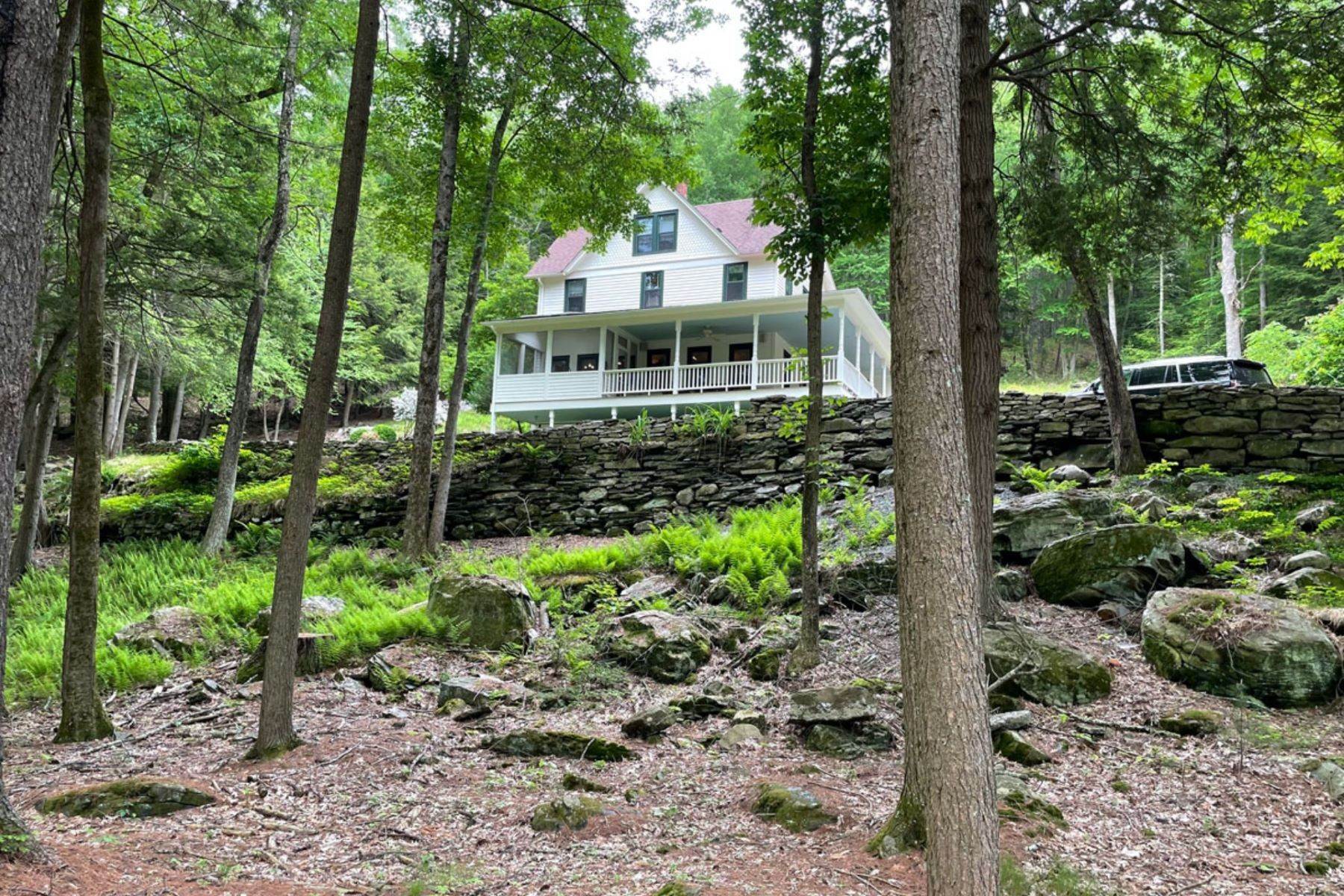 47. Single Family Homes for Sale at 130 Lodge Road Shohola, Pennsylvania 18458 United States